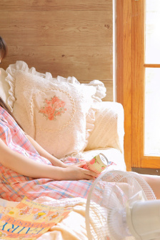 偷窥日本少妇撒尿COM